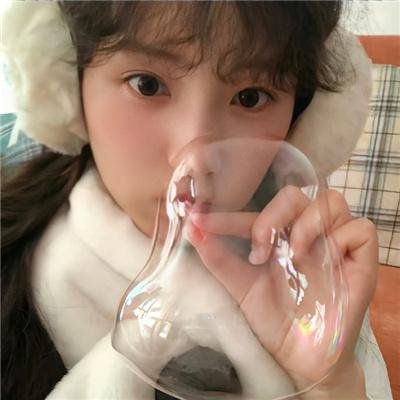 阿薇尔与虚构世界